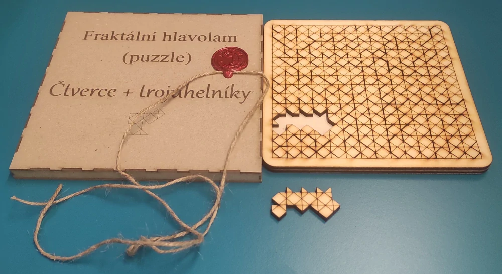 Fraktální puzzle Čtverce+ trojúhelníky