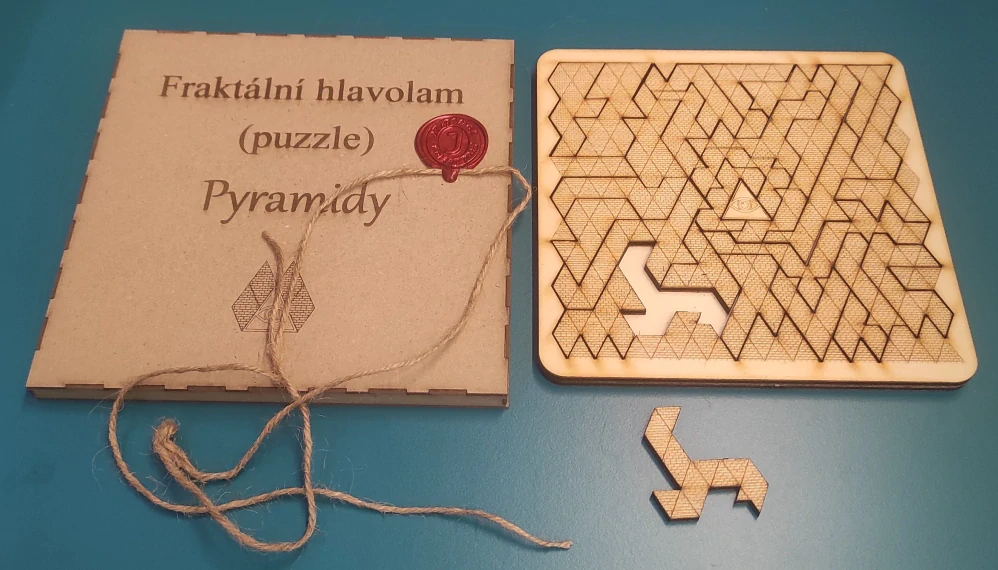 Fraktální puzzle Pyramidy